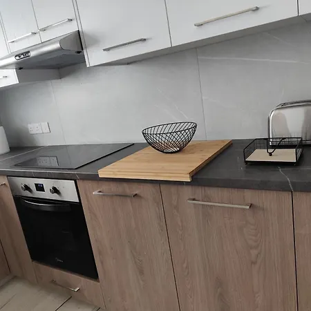 Marina View Seaside * لارنكا