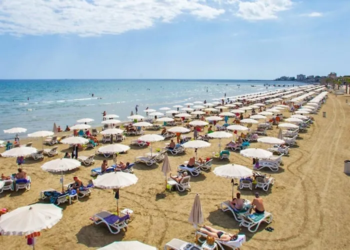 Marina View Seaside דירה לרנקה